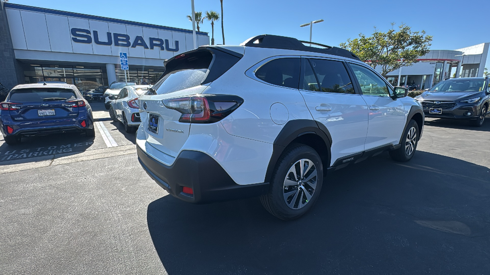 2025 Subaru Outback Premium 3