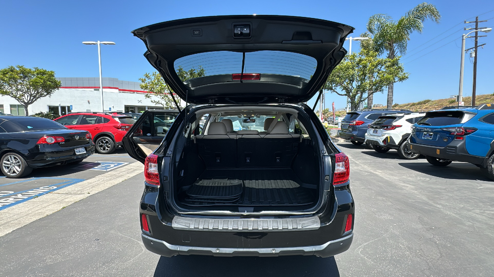 2017 Subaru Outback 3.6R 10