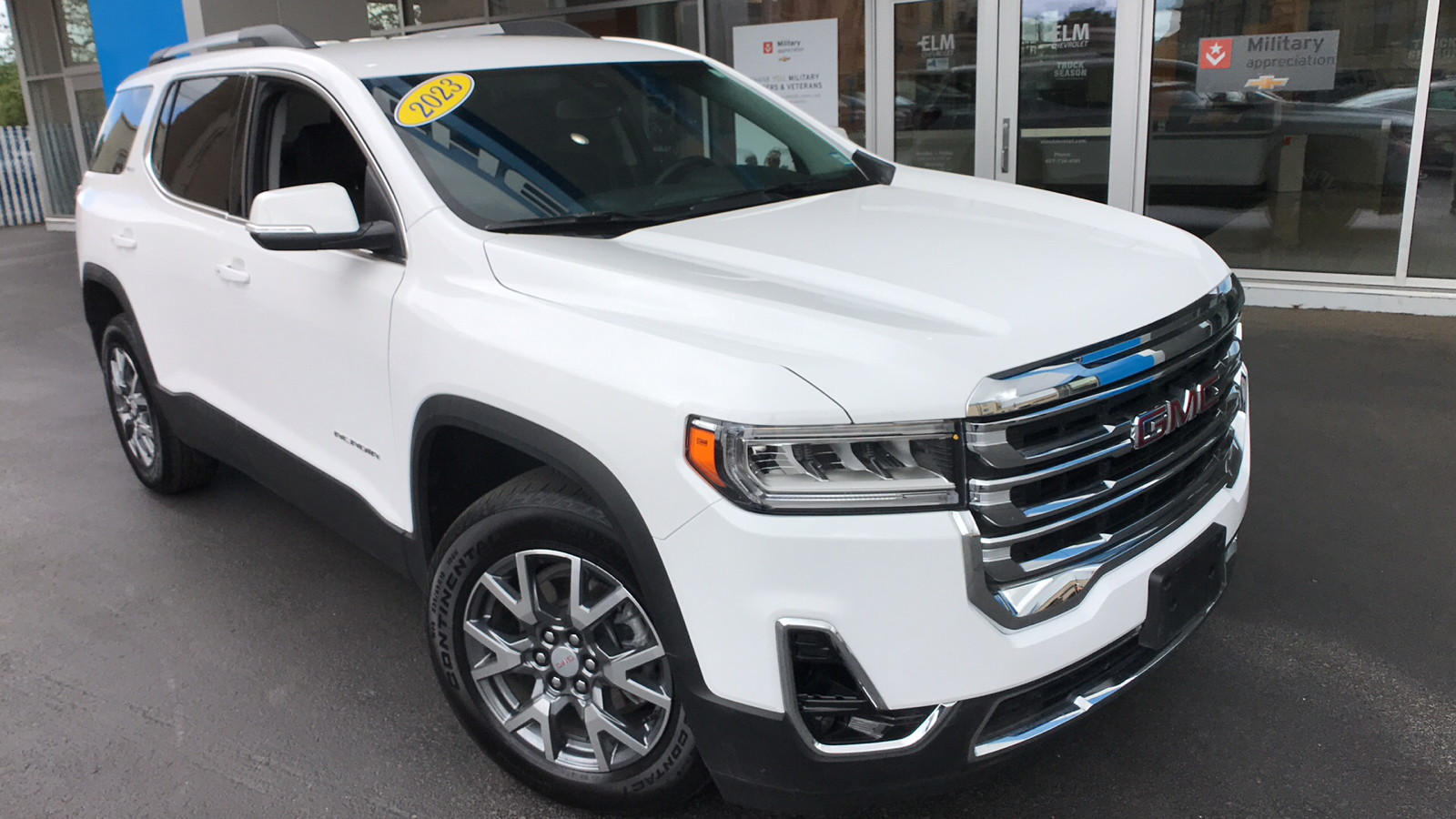 2023 GMC Acadia SLT 2