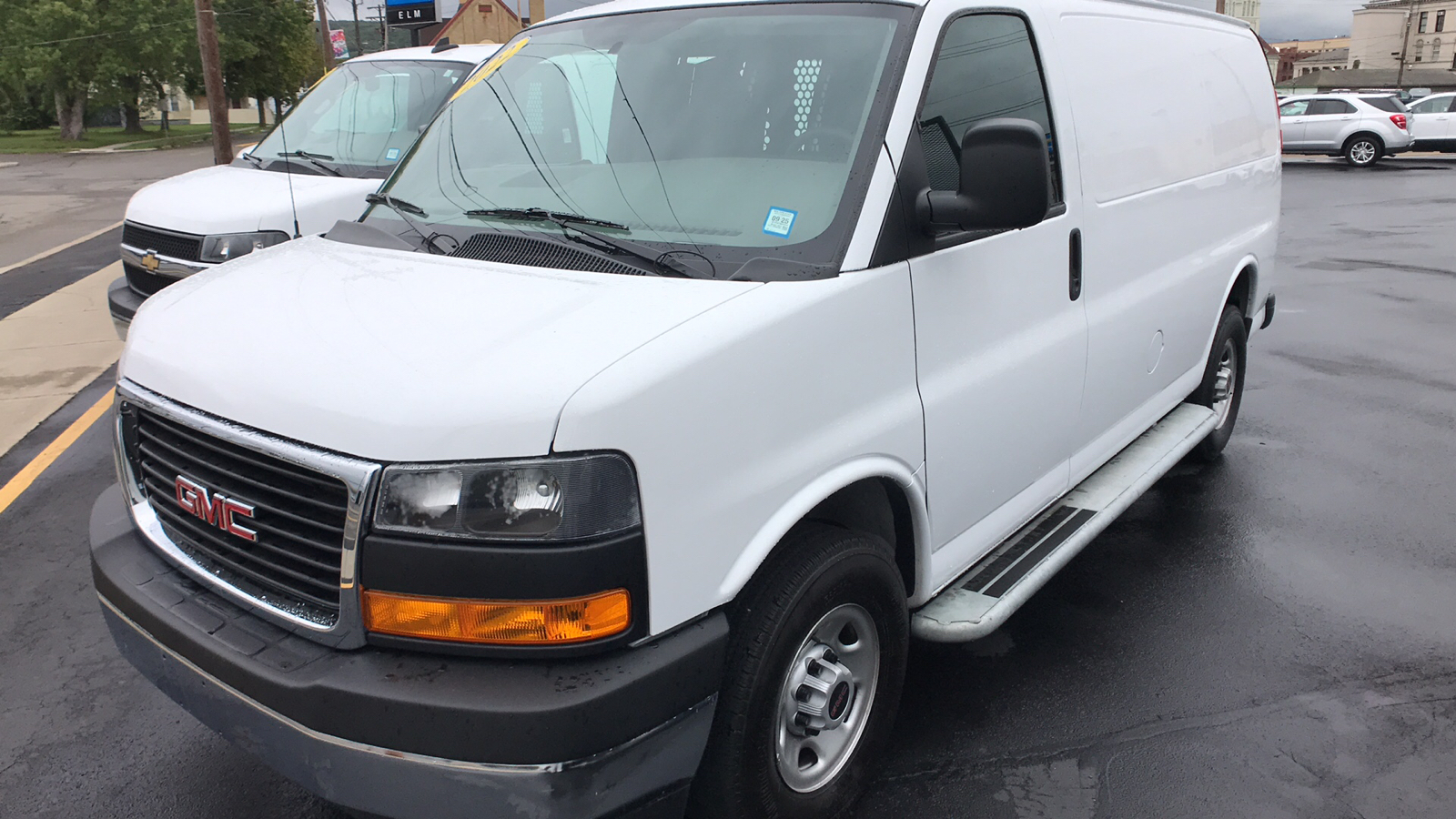 2022 GMC Savana 2500 Work Van 4