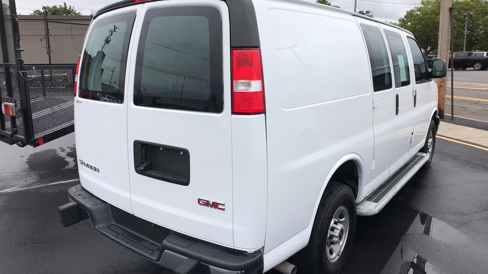 2022 GMC Savana 2500 Work Van 8