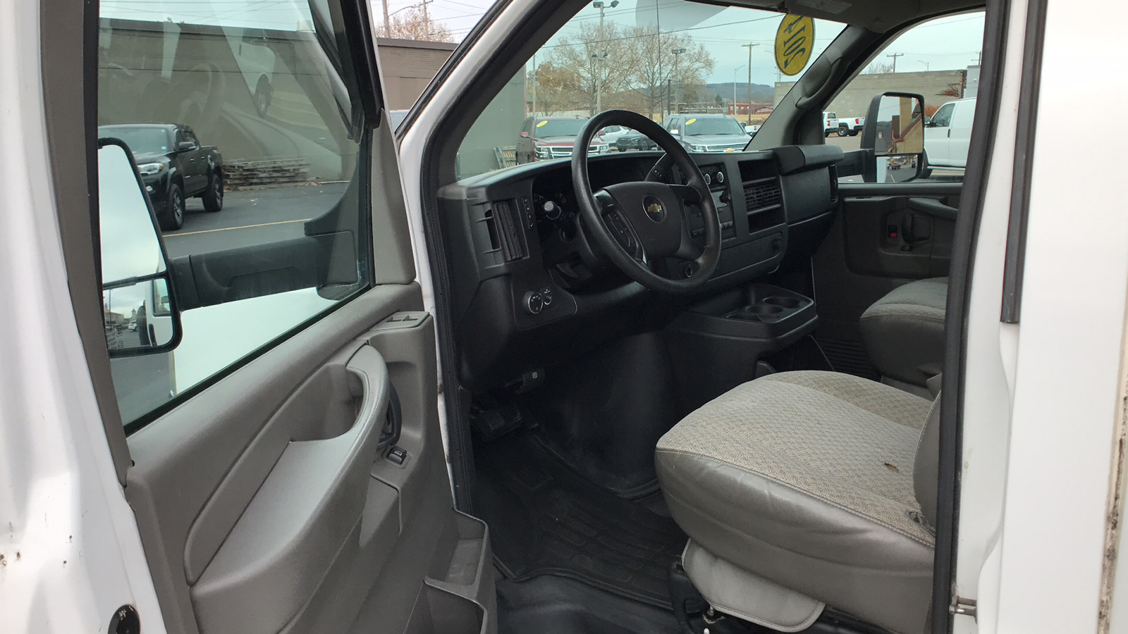 2014 Chevrolet Express 3500 Work Van 15