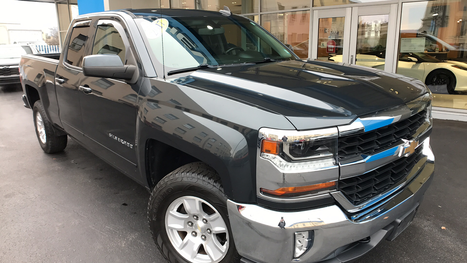 2017 Chevrolet Silverado 1500 LT 3