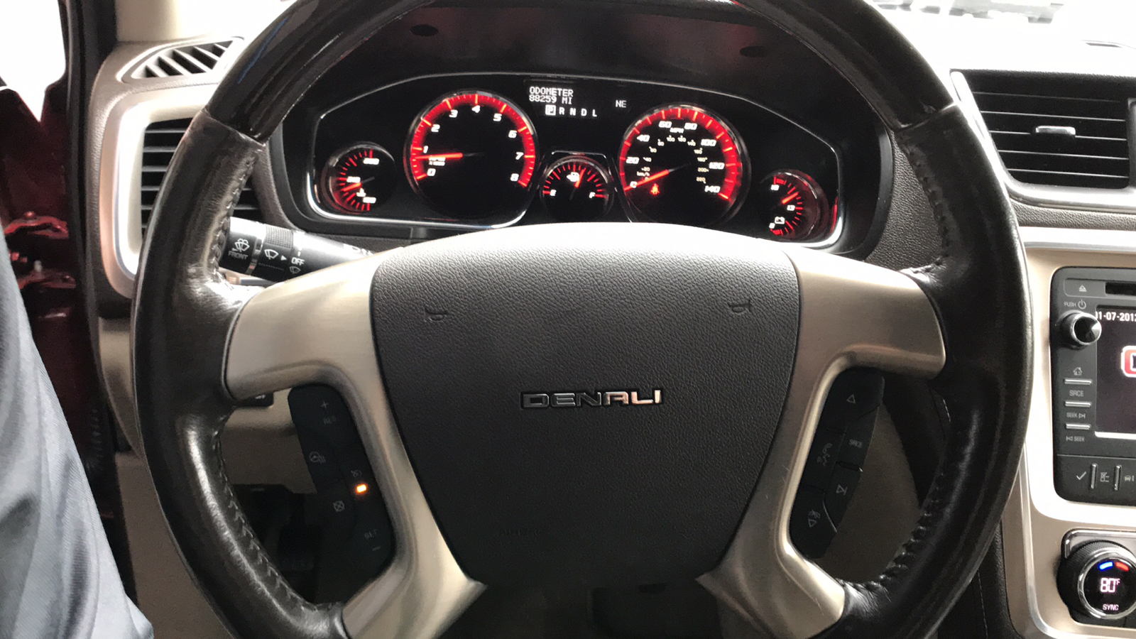 2016 GMC Acadia Denali 16