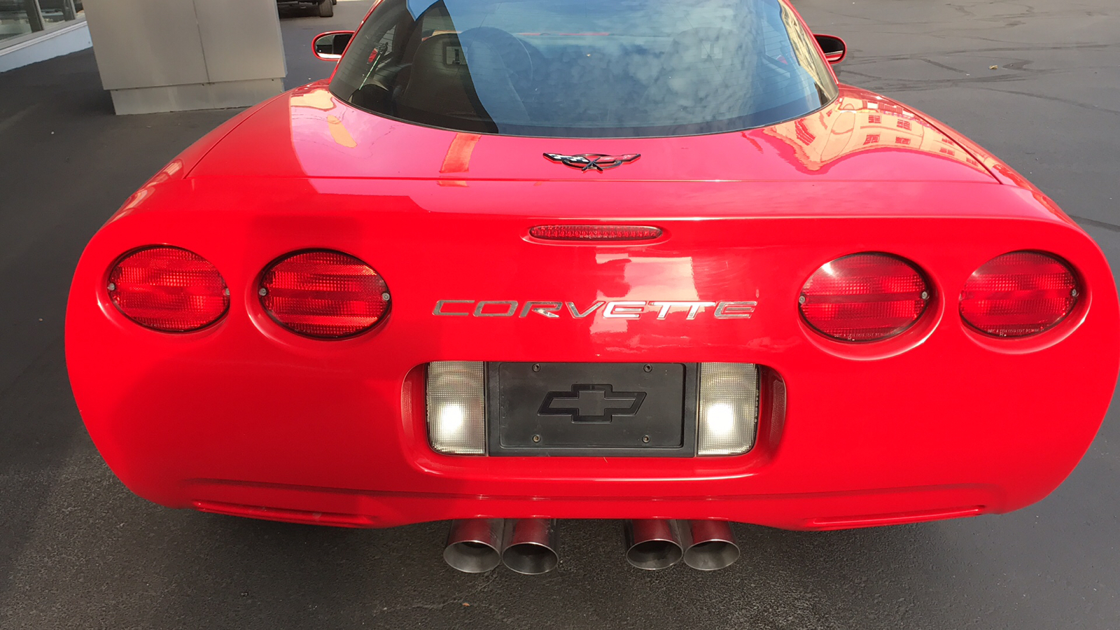 2000 Chevrolet Corvette Base 8