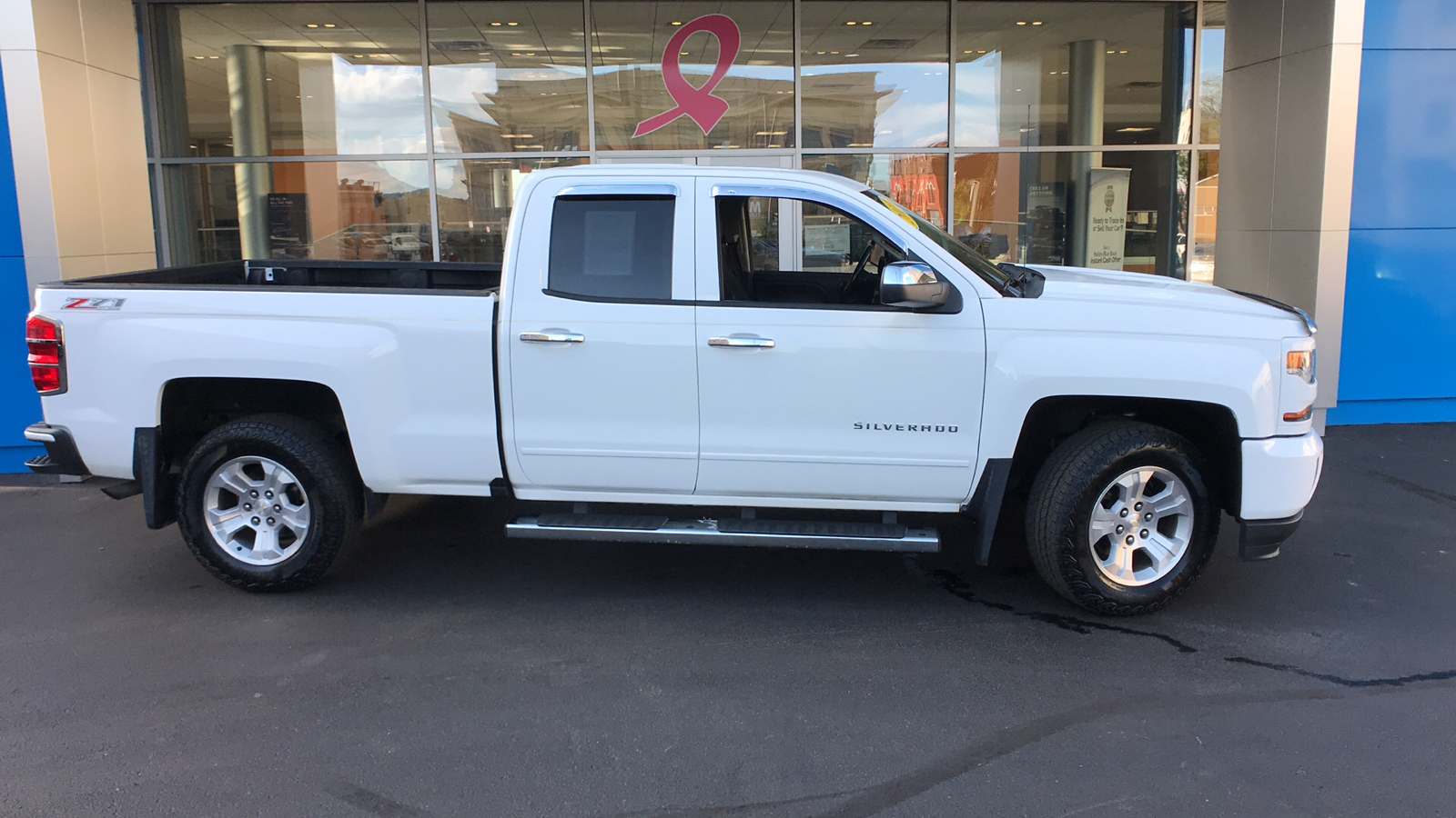 2017 Chevrolet Silverado 1500 LT 2