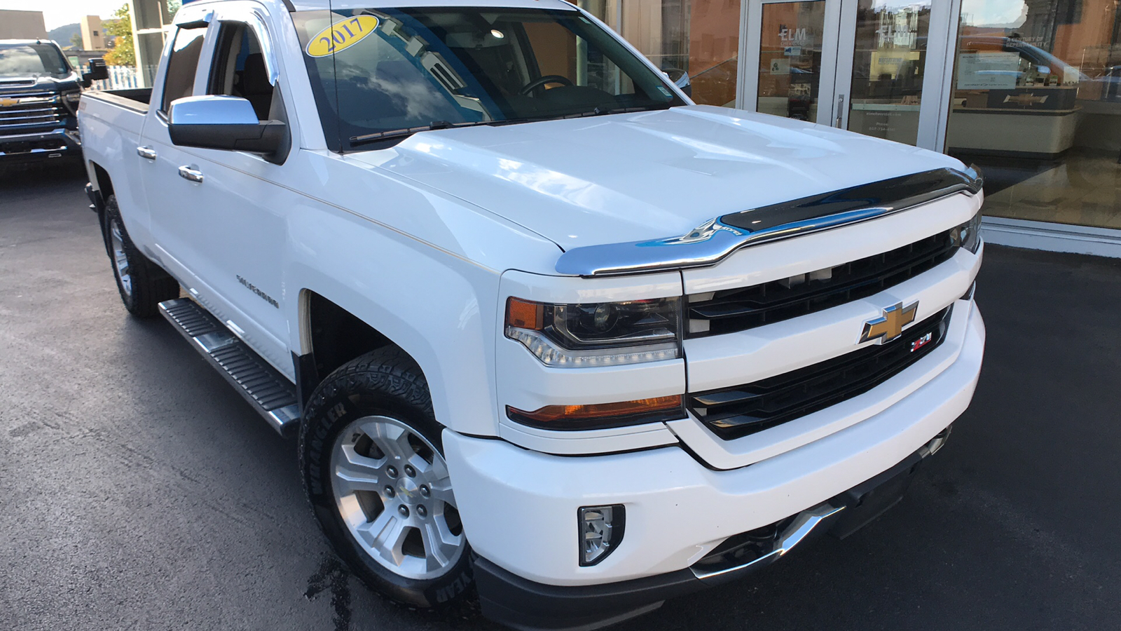 2017 Chevrolet Silverado 1500 LT 3