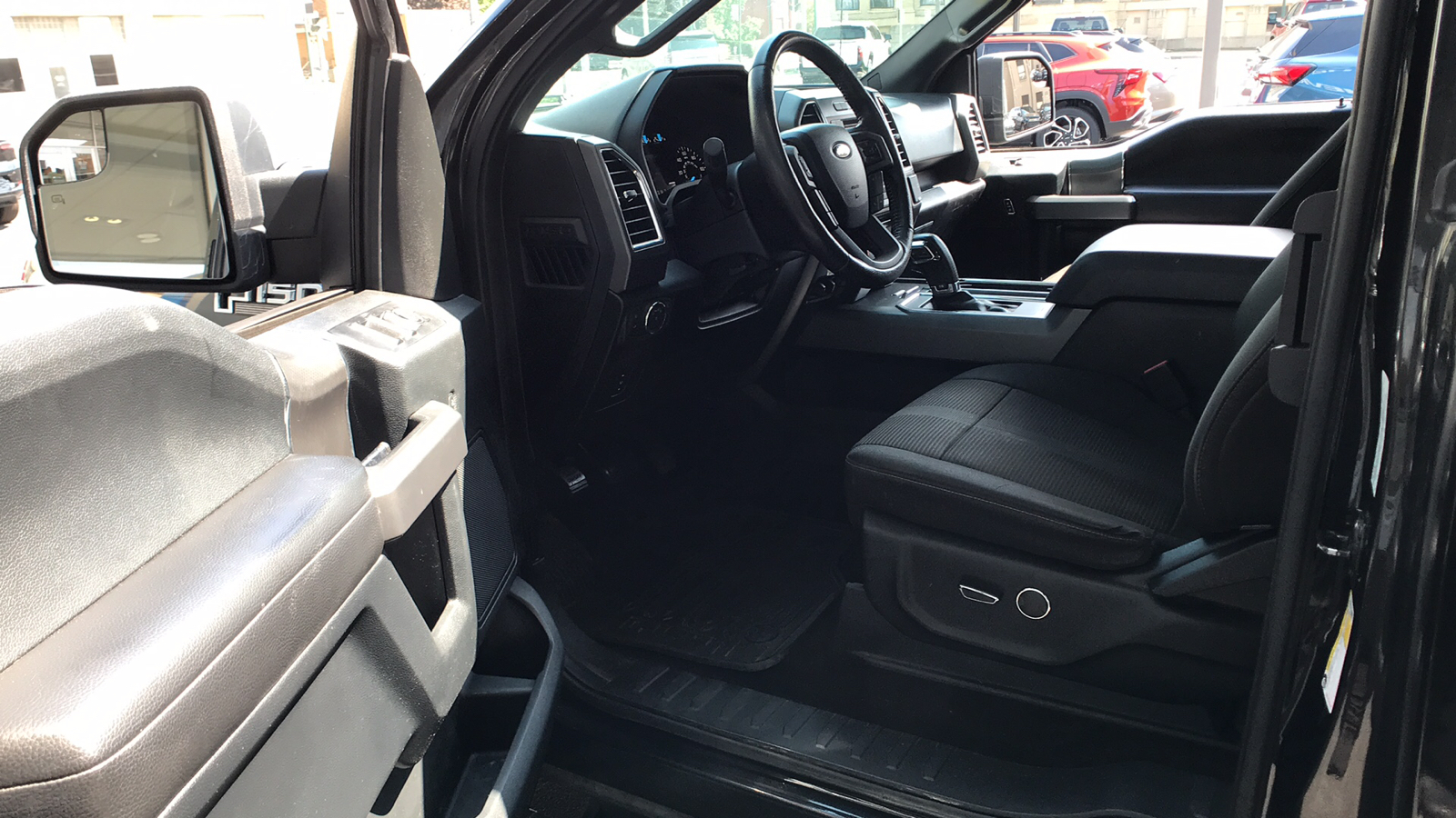 2015 Ford F-150 XLT 13