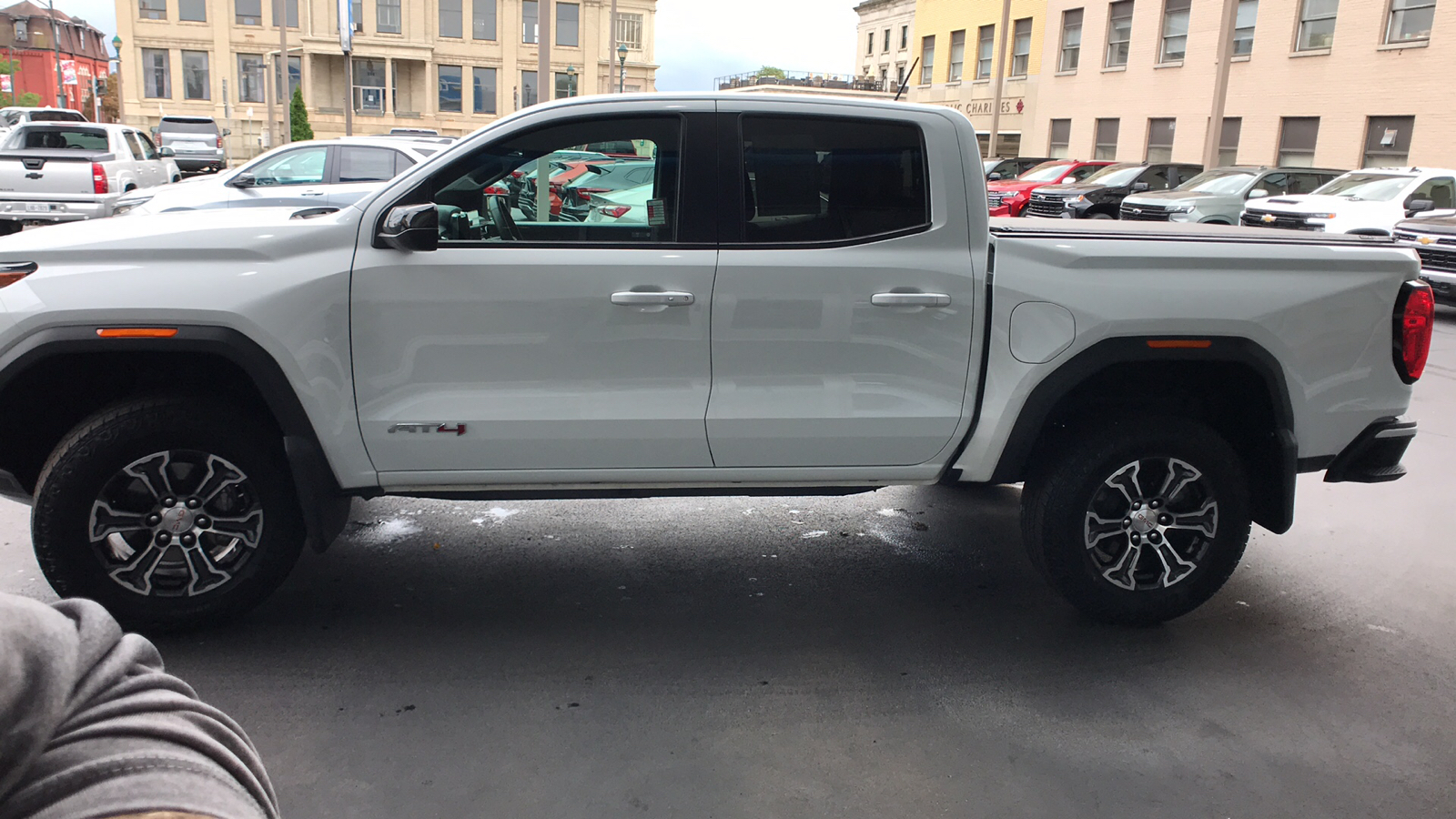 2023 GMC Canyon AT4 6