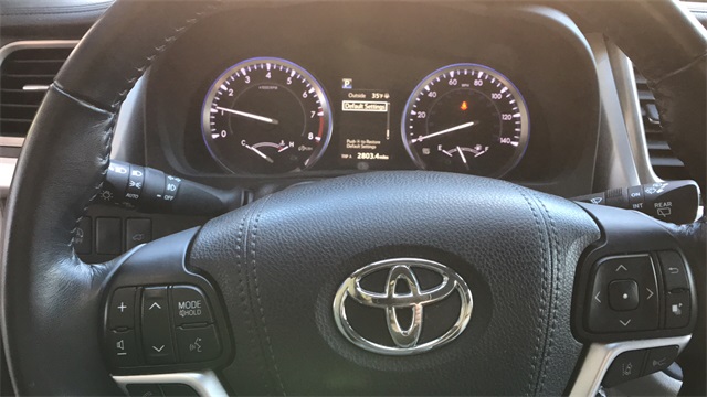 2017 Toyota Highlander XLE 13
