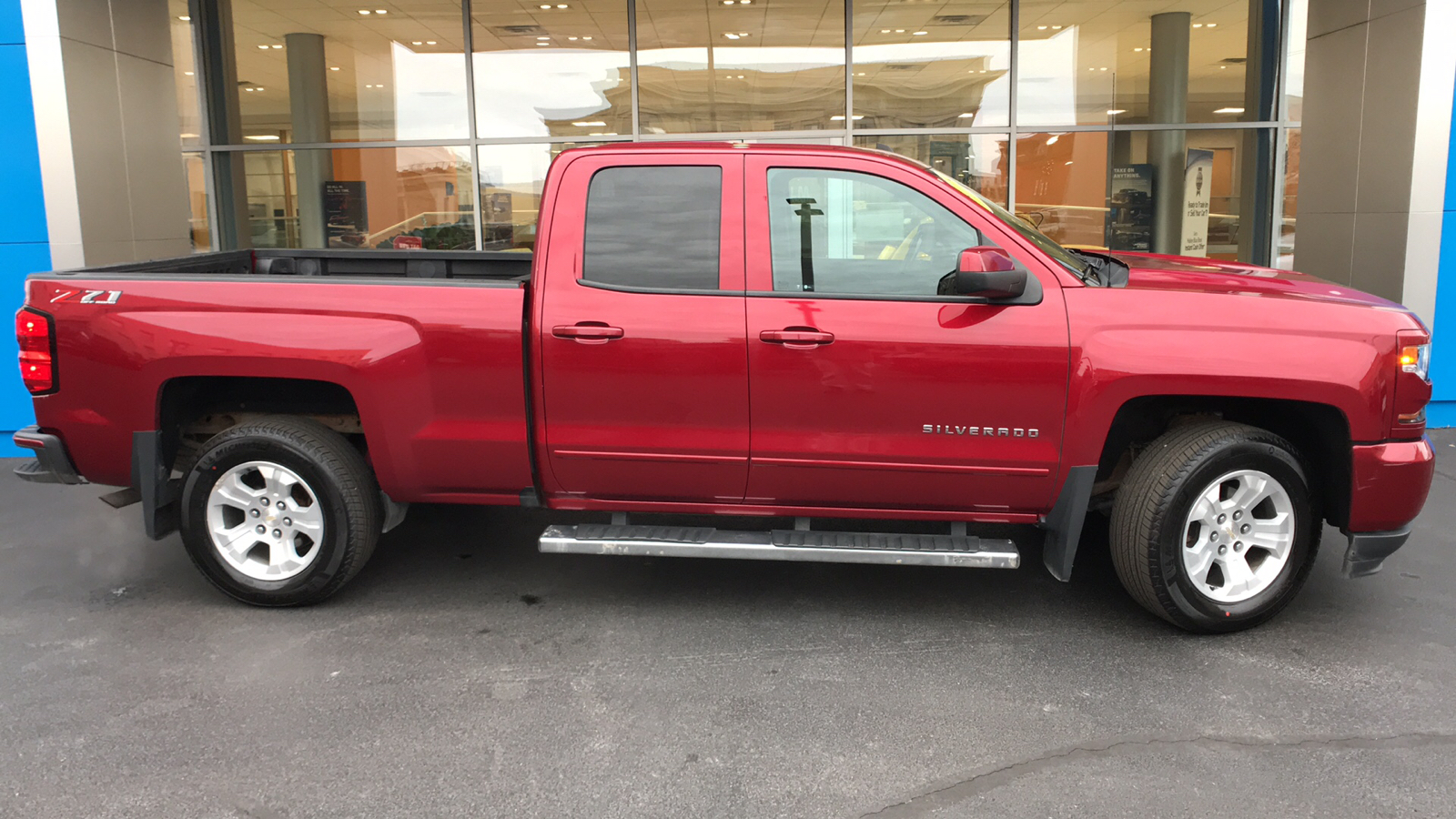 2018 Chevrolet Silverado 1500 LT 2