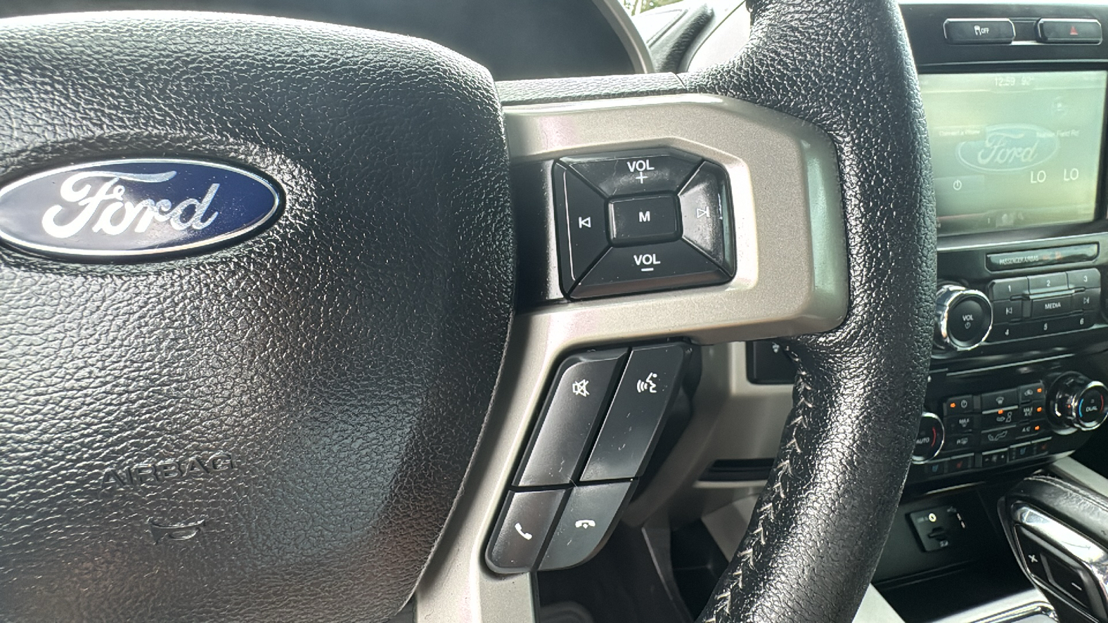 2015 Ford F-150 Lariat 9