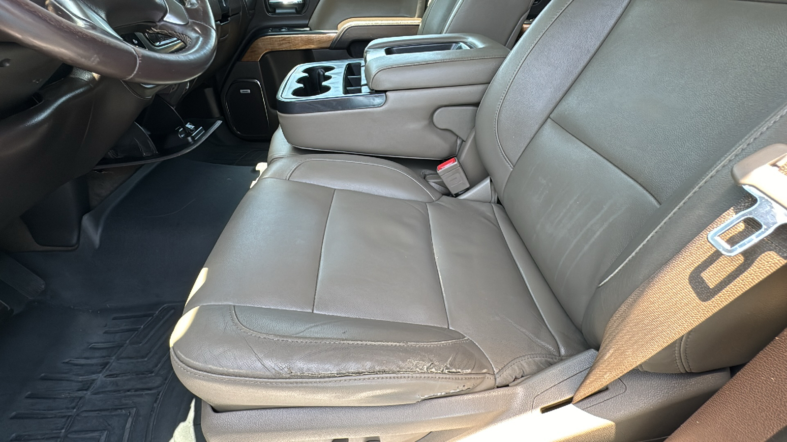 2015 Chevrolet Silverado 2500HD LTZ 17