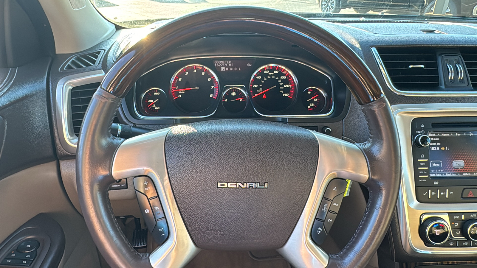 2014 GMC Acadia Denali 5