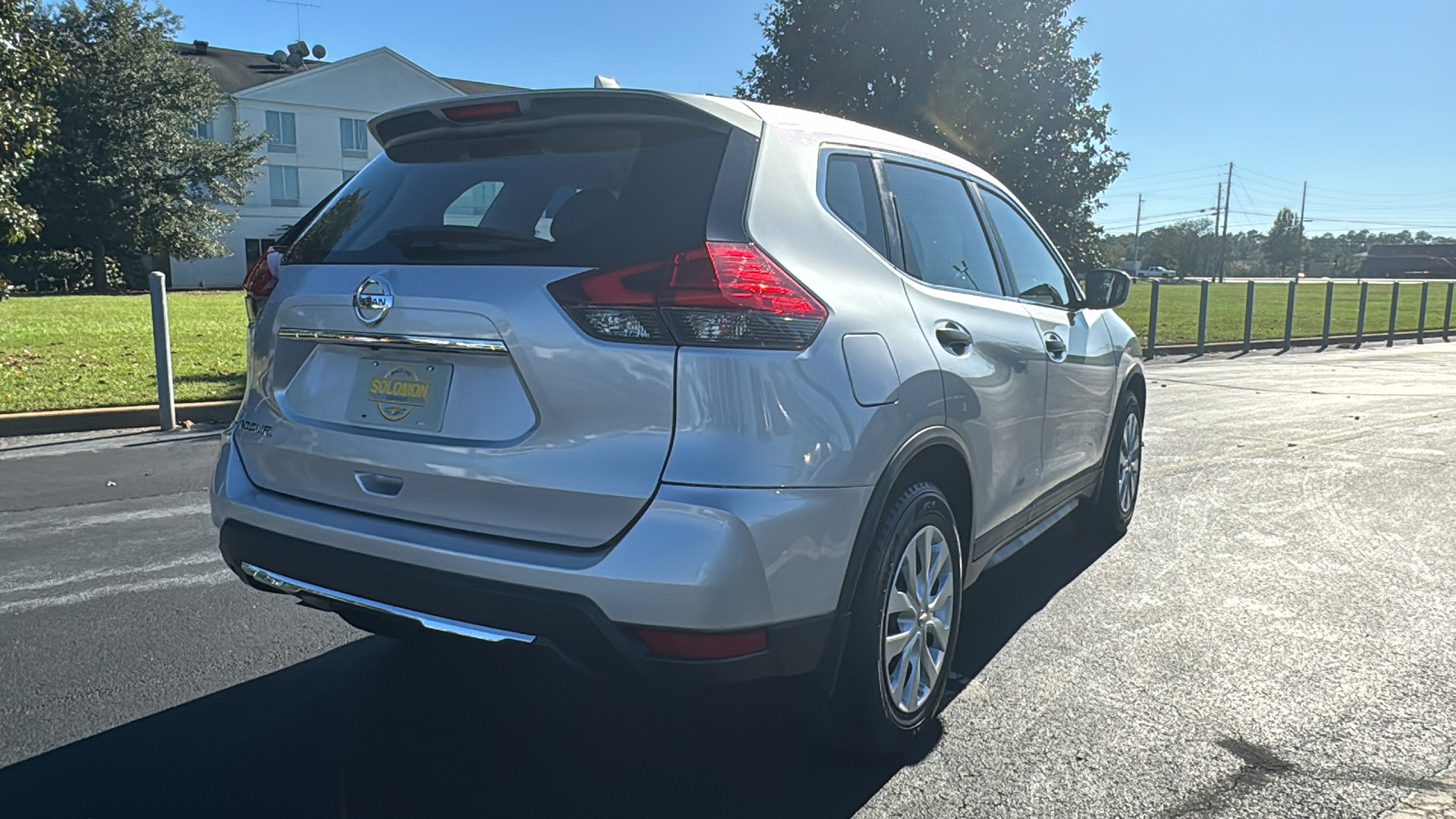 2017 Nissan Rogue S 25