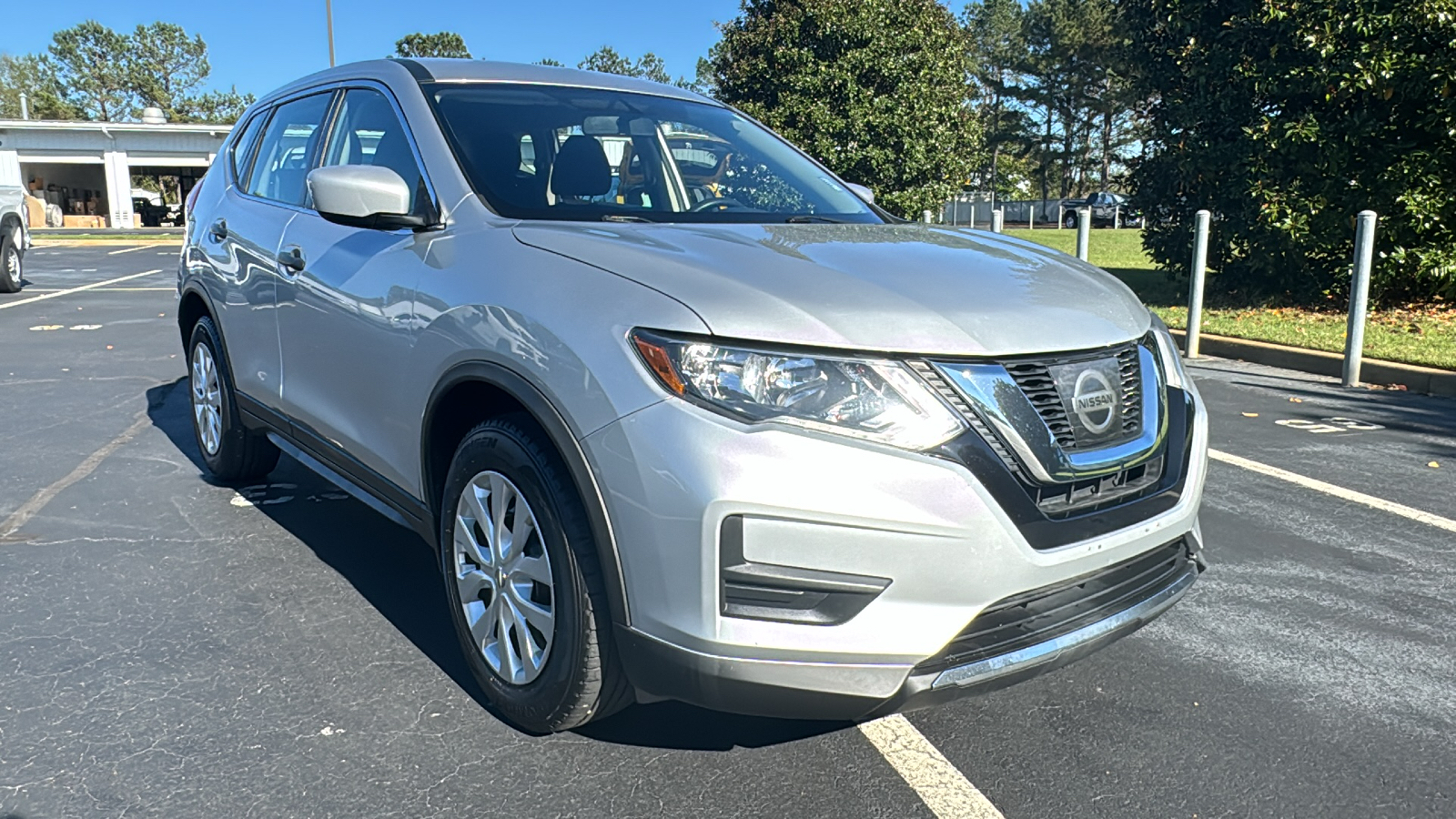 2017 Nissan Rogue S 26