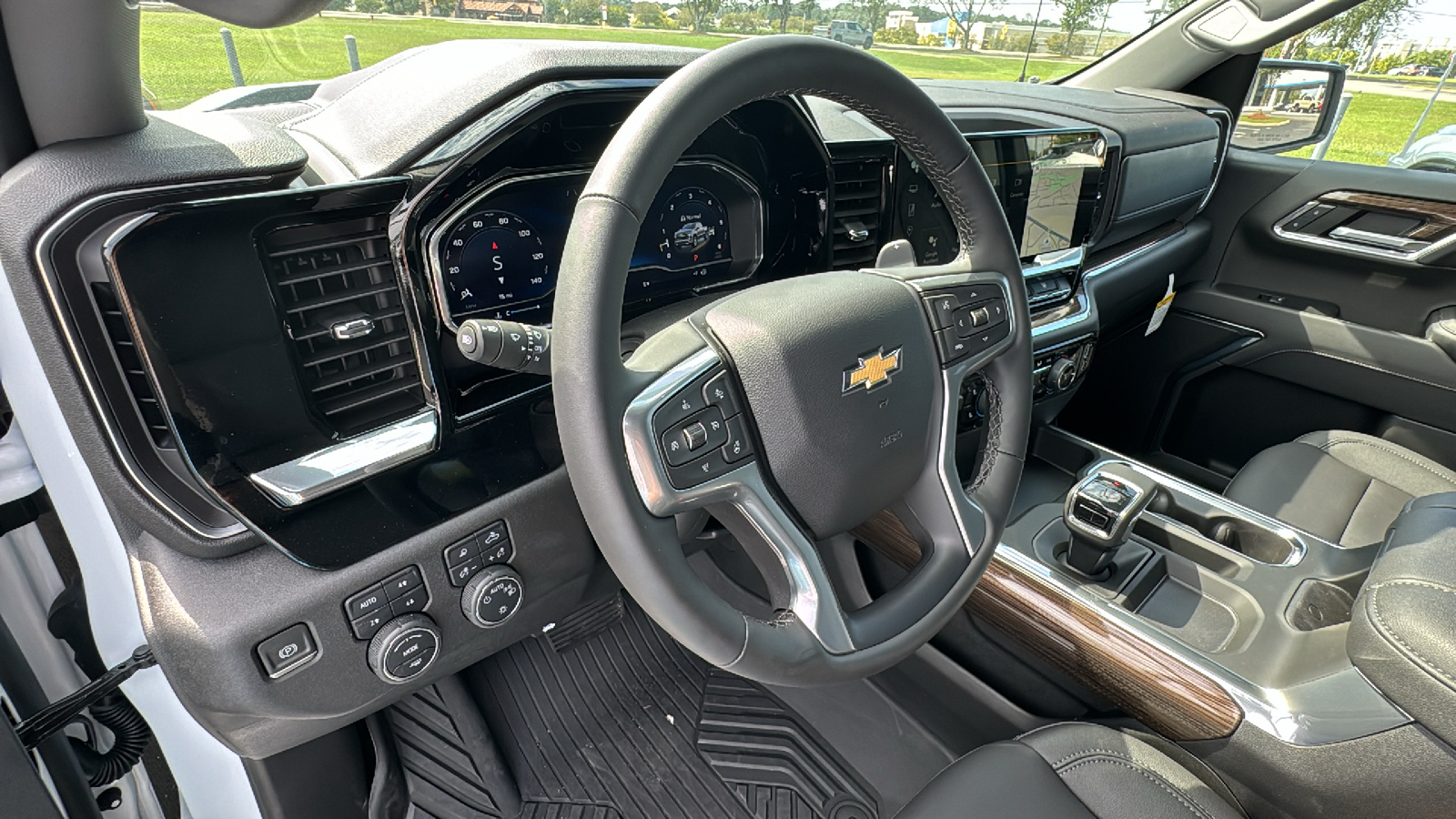 2024 Chevrolet Silverado 1500 LT 3