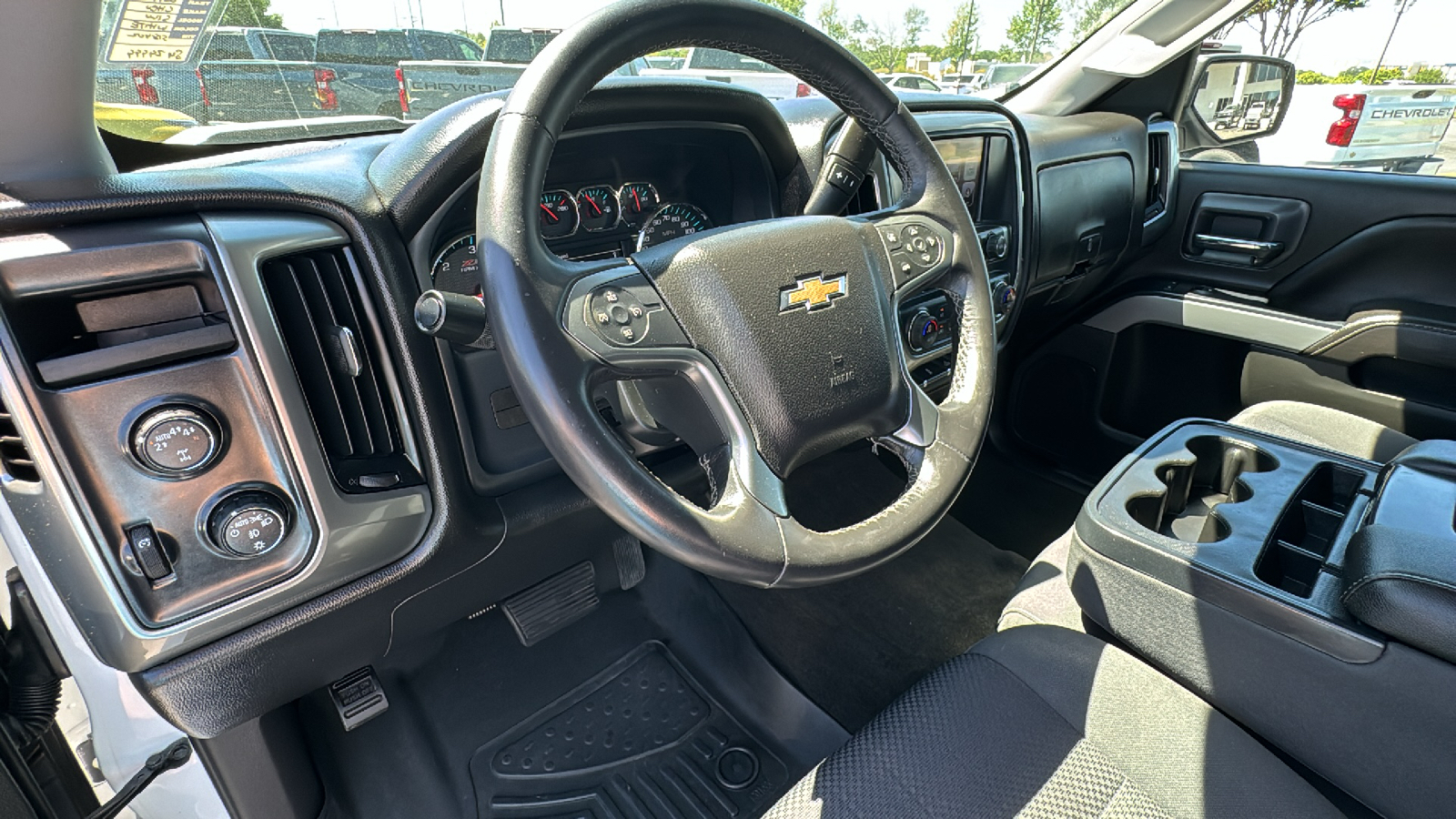 2017 Chevrolet Silverado 1500 LT 3