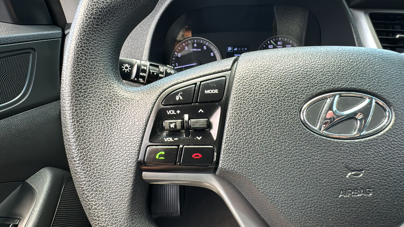 2016 Hyundai Tucson SE 8