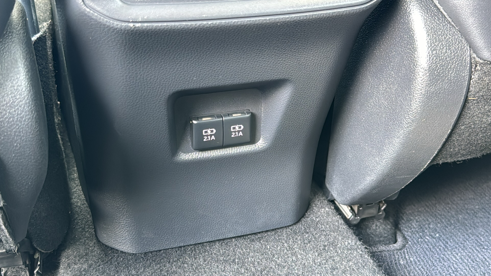 2019 Toyota RAV4 XLE Premium 23