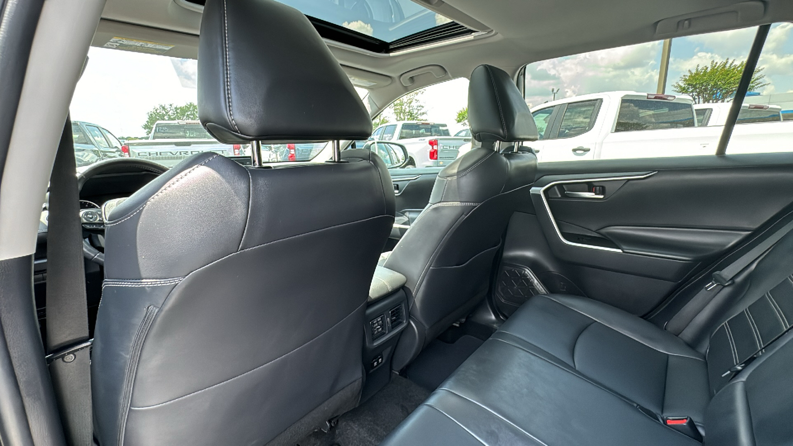 2019 Toyota RAV4 XLE Premium 24