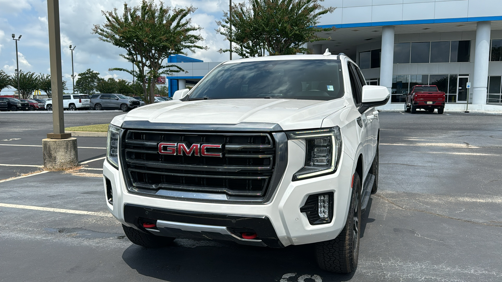 2022 GMC Yukon AT4 1