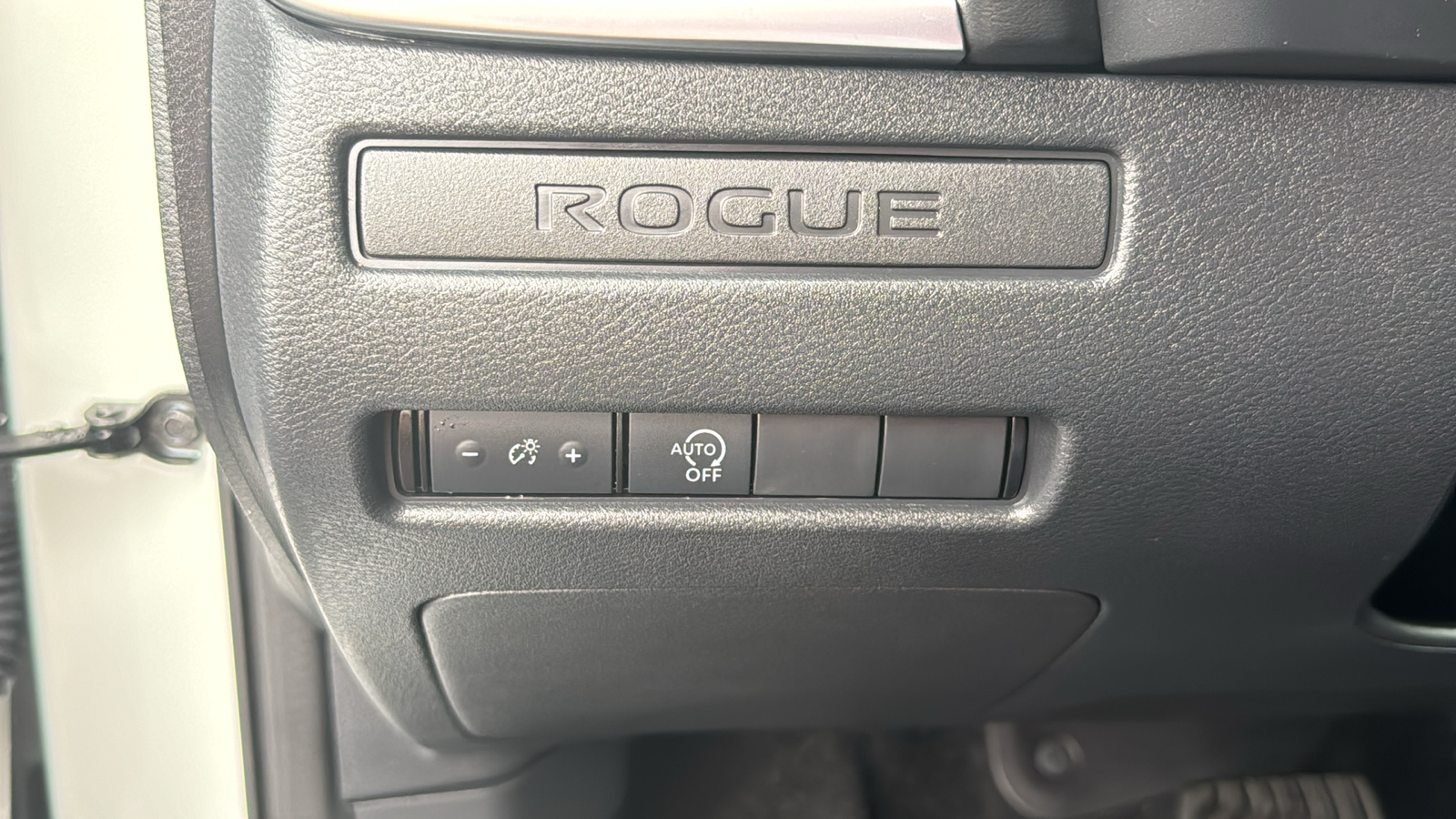 2023 Nissan Rogue S 4