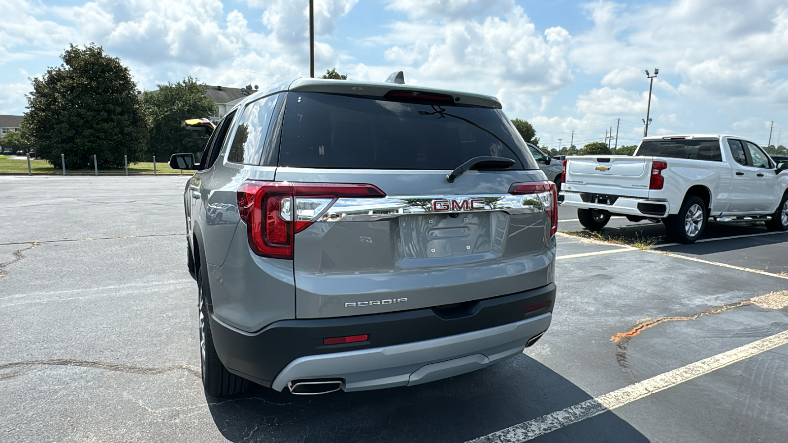 2023 GMC Acadia SLE 30