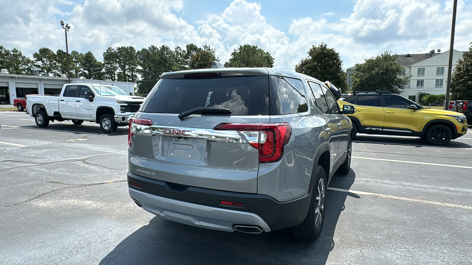 2023 GMC Acadia SLE 34