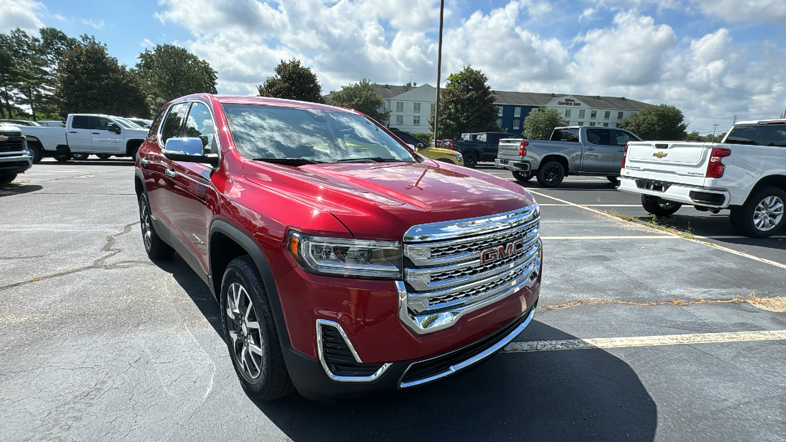 2023 GMC Acadia SLE 33