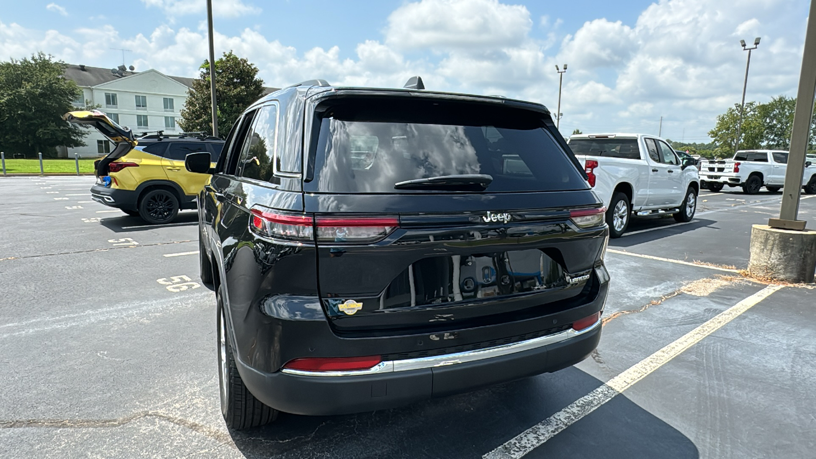 2023 Jeep Grand Cherokee Laredo 29