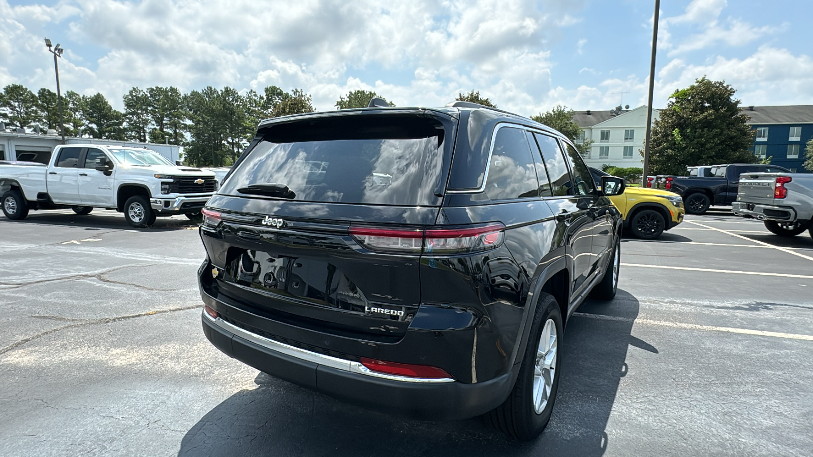 2023 Jeep Grand Cherokee Laredo 34