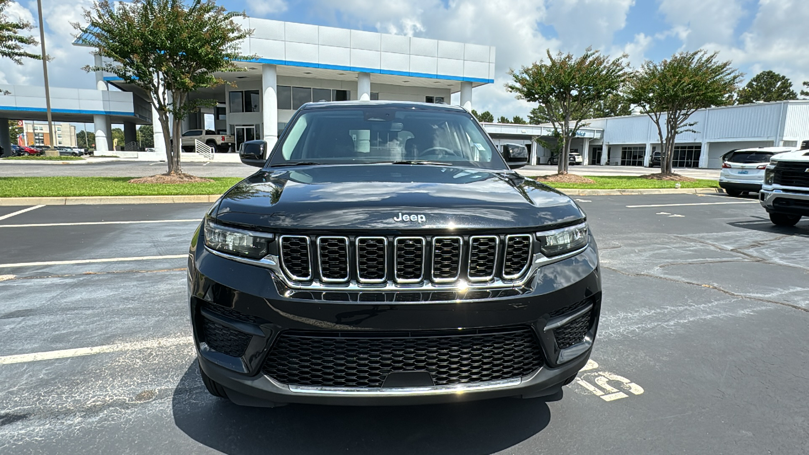 2023 Jeep Grand Cherokee Laredo 36