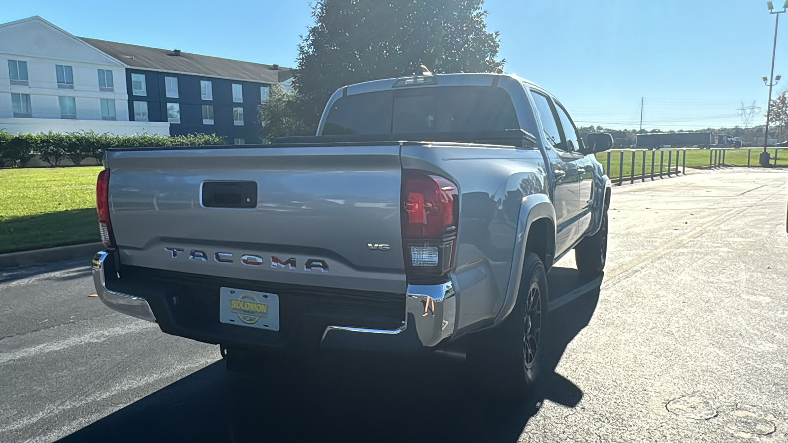 2020 Toyota Tacoma SR5 28