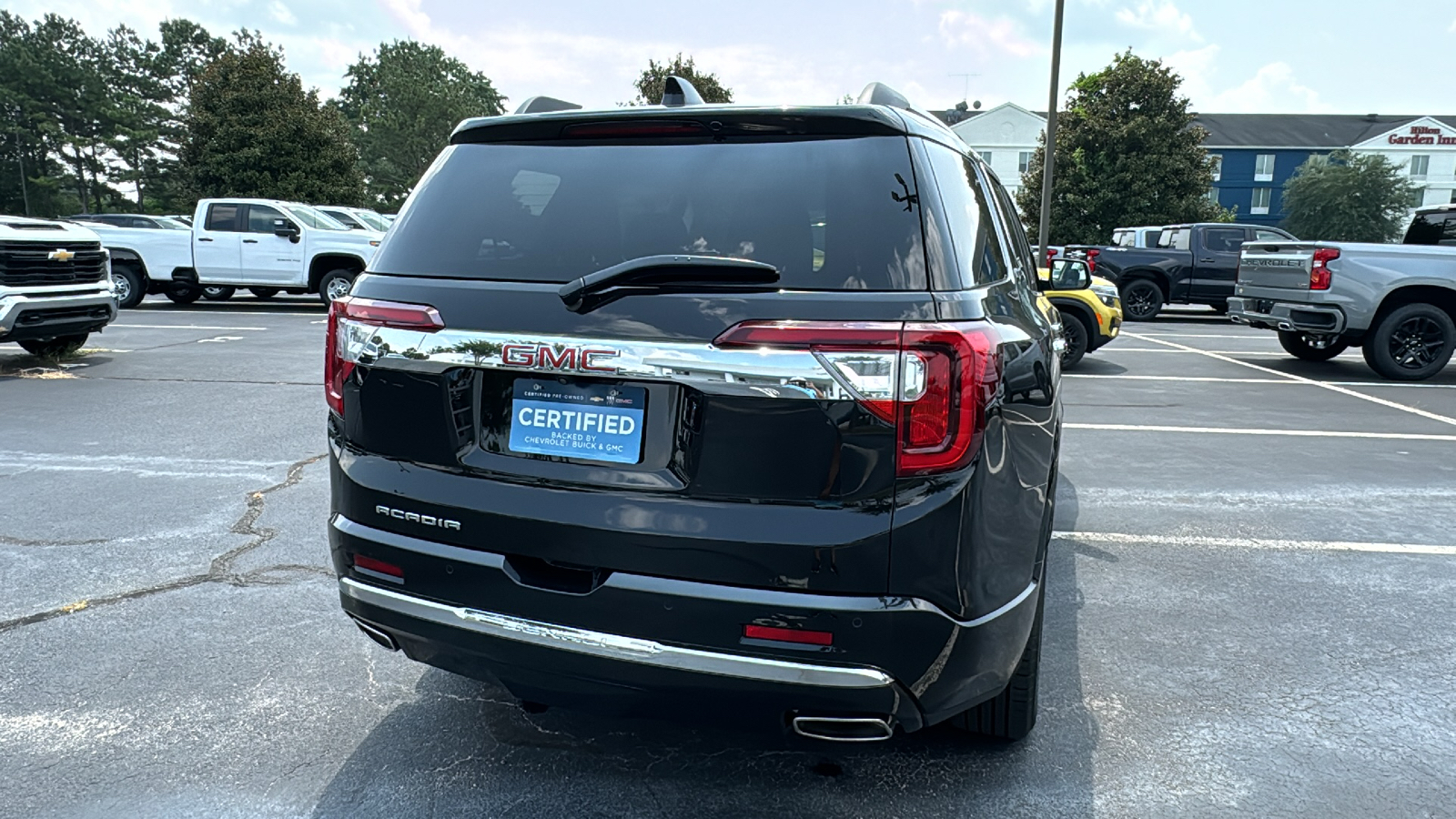 2023 GMC Acadia Denali 36