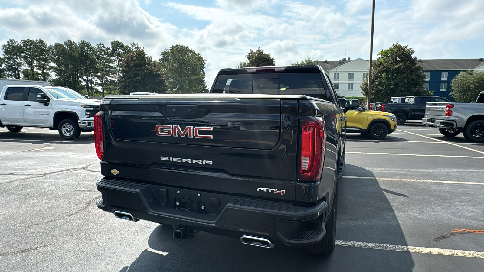 2024 GMC Sierra 1500 AT4 32