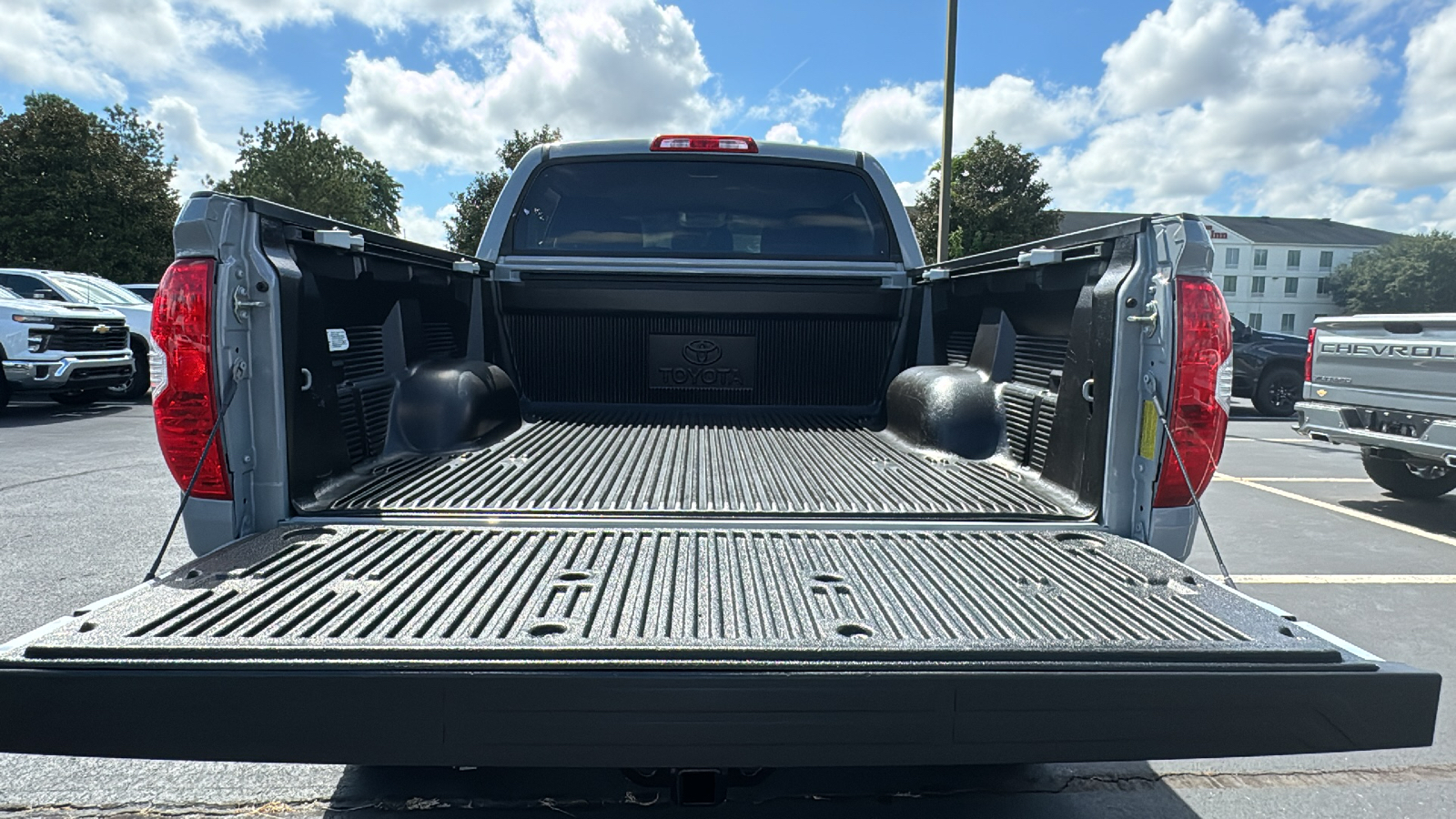 2018 Toyota Tundra SR5 28