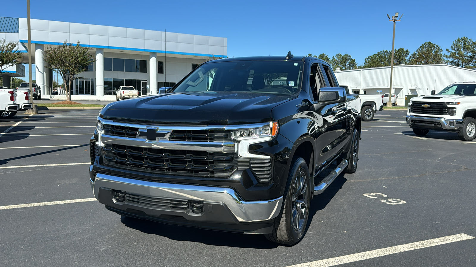 2023 Chevrolet Silverado 1500 LT 1