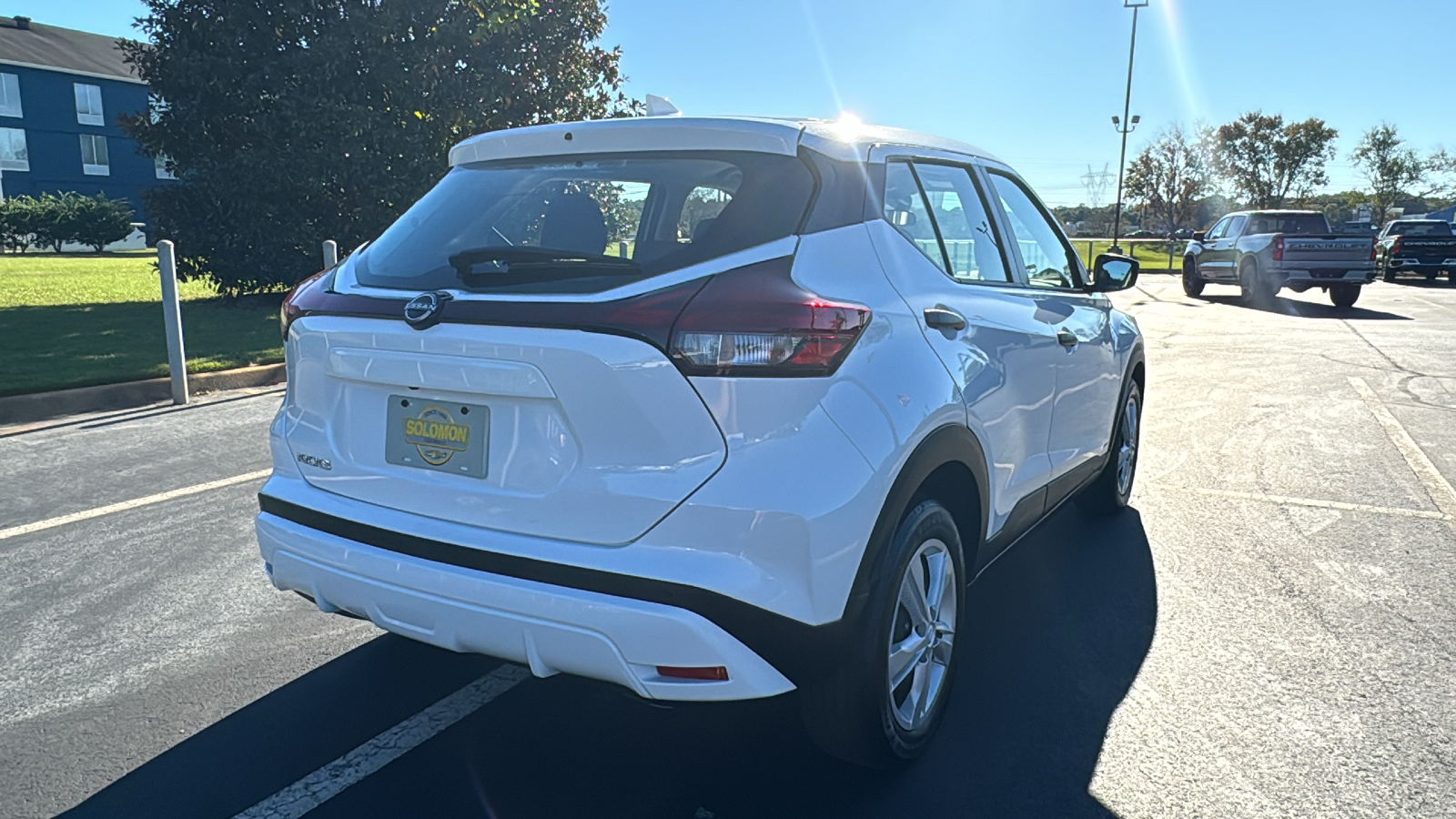 2024 Nissan Kicks S 27