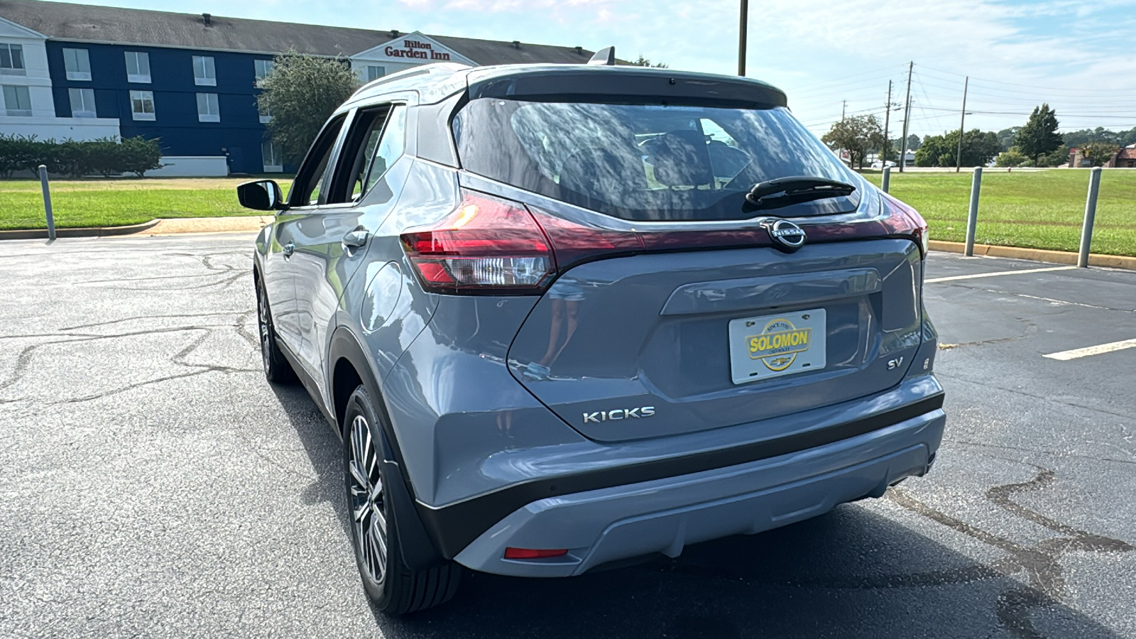 2023 Nissan Kicks SV 23