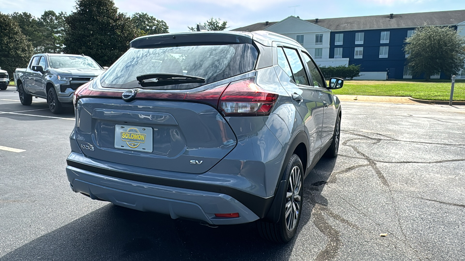 2023 Nissan Kicks SV 28