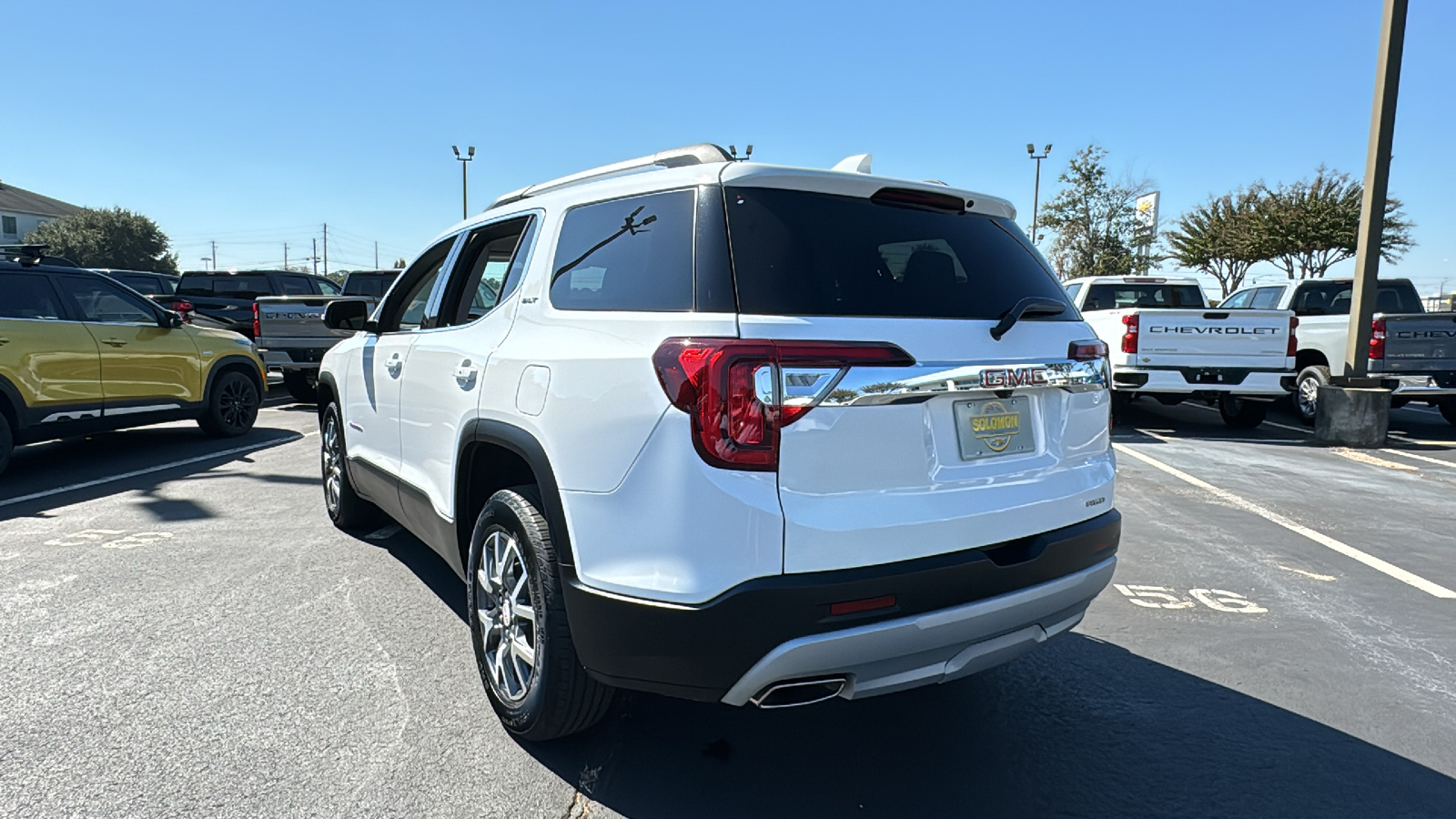 2023 GMC Acadia SLT 32