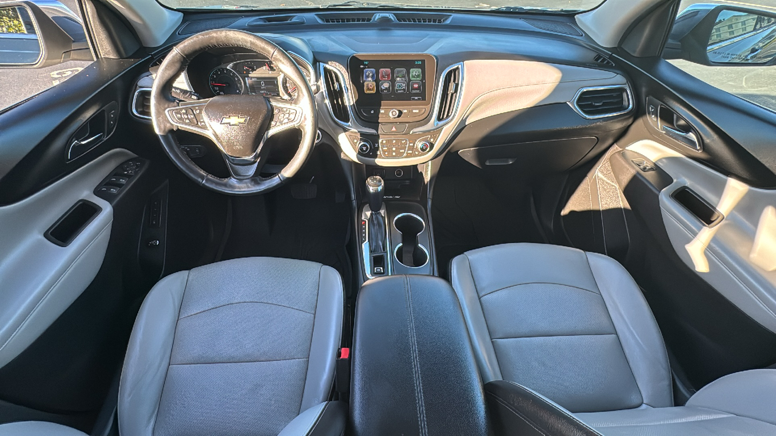 2018 Chevrolet Equinox Premier 17