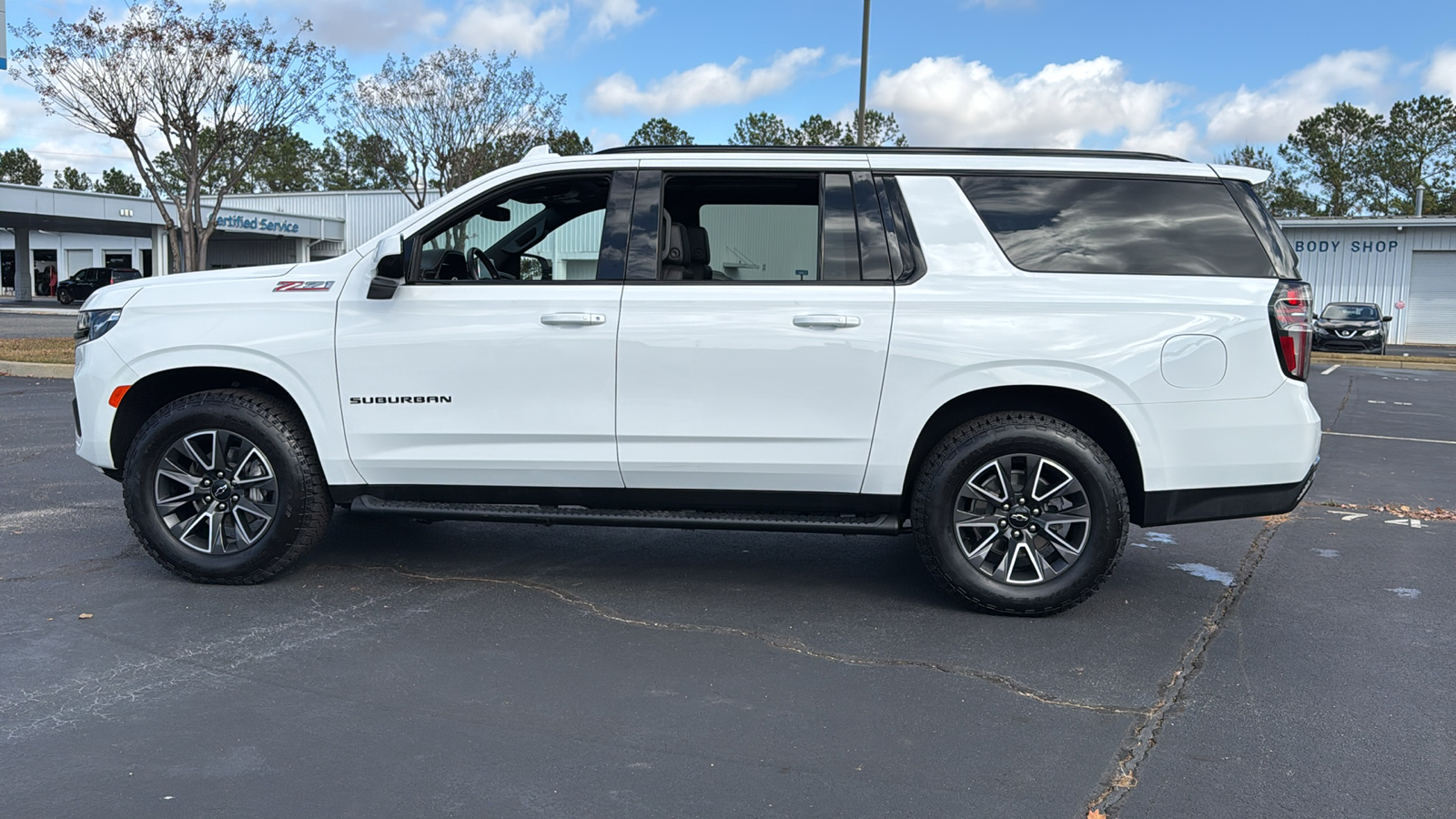 2023 Chevrolet Suburban Z71 25