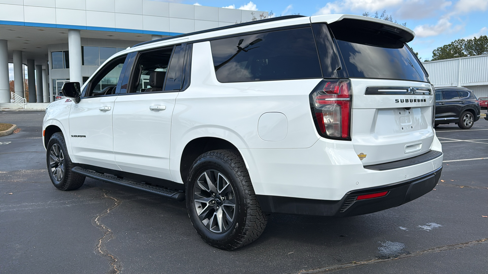 2023 Chevrolet Suburban Z71 27