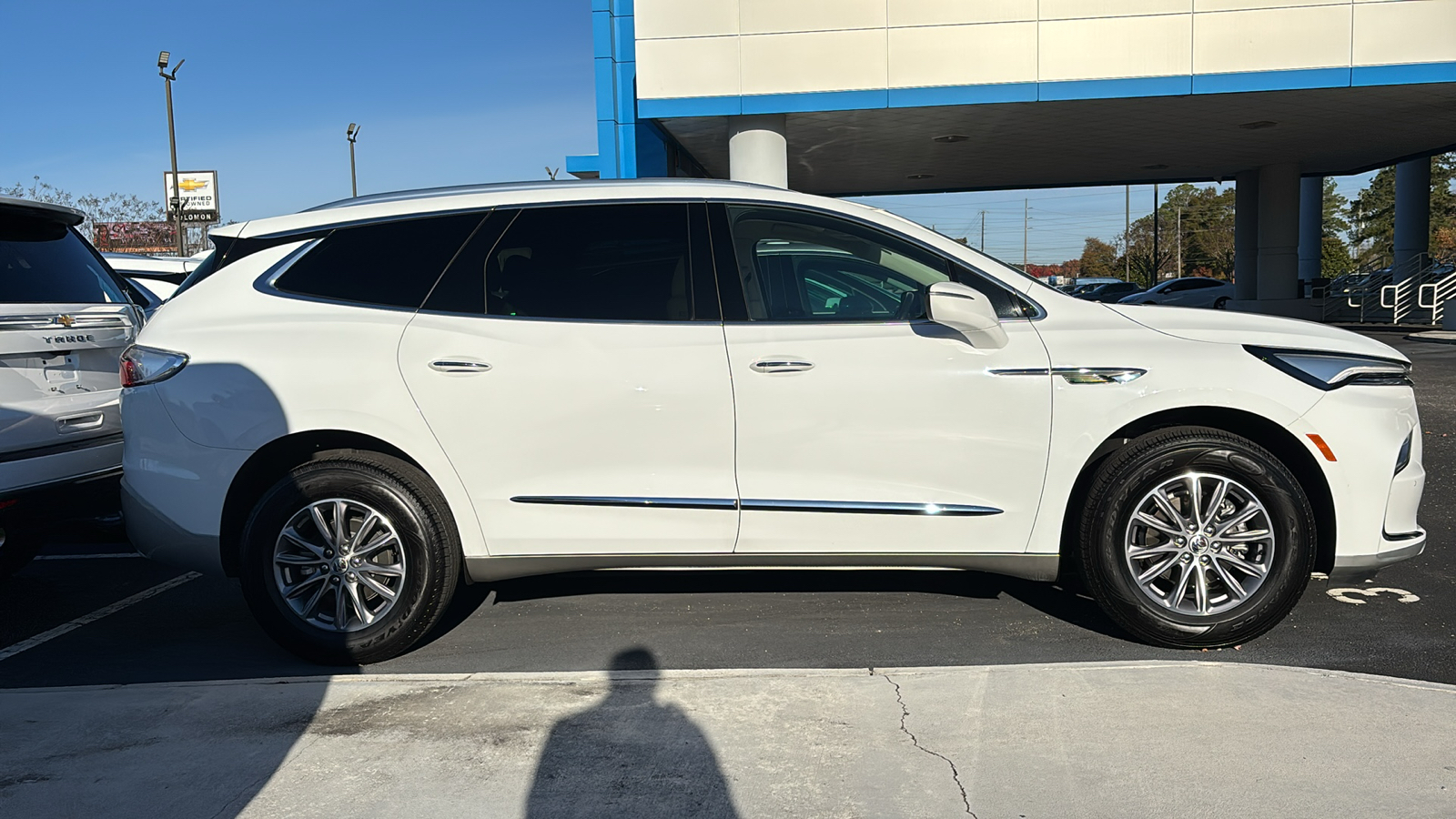 2024 Buick Enclave Essence 2