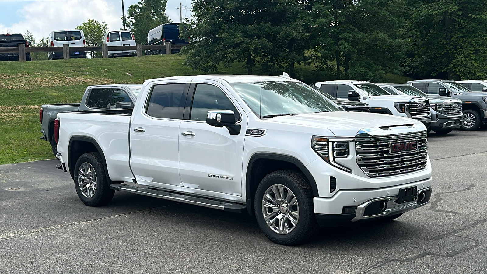 2024 GMC Sierra 1500 Denali 2