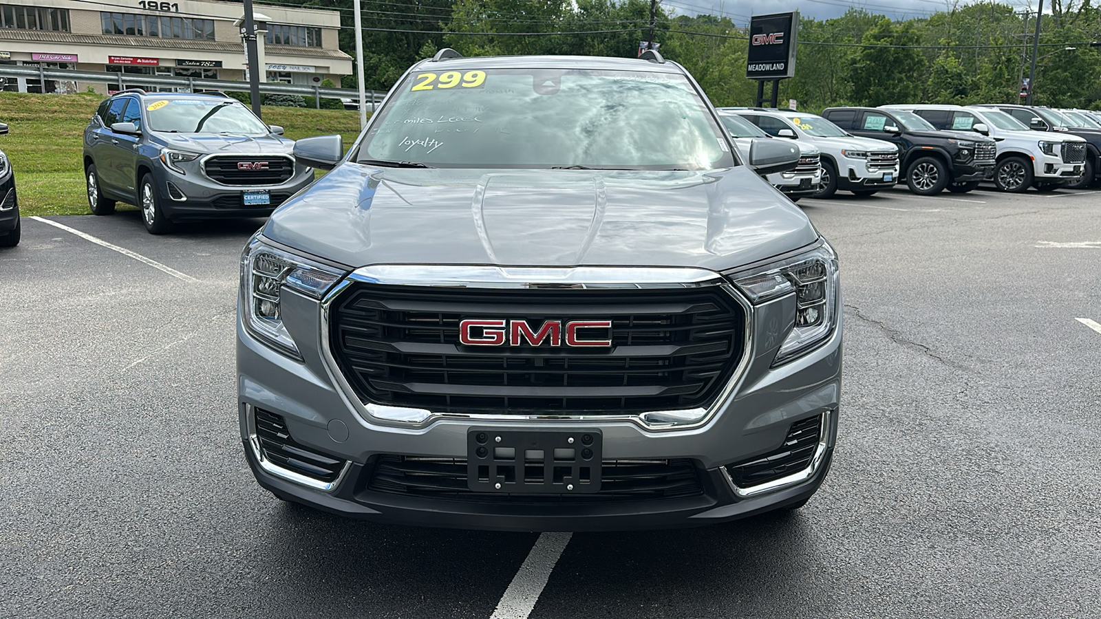 2024 GMC Terrain SLE 3