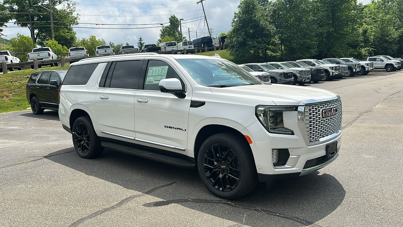 2024 GMC Yukon XL Denali 2