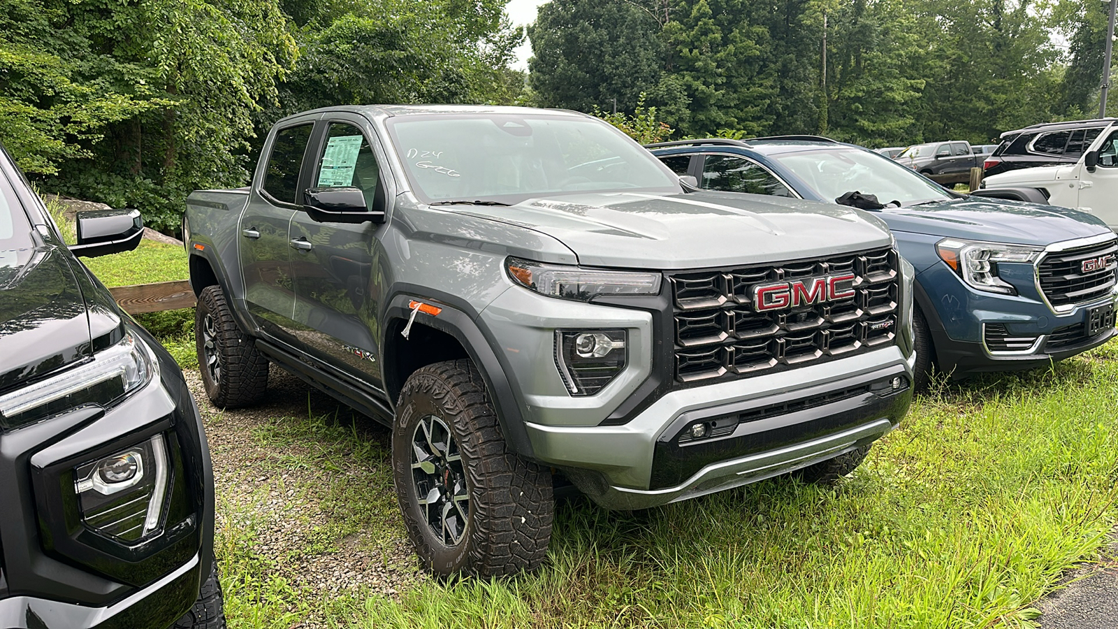 2024 GMC Canyon 4WD AT4X 2